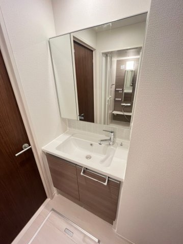 LAUREUS　KUGAの洗面所