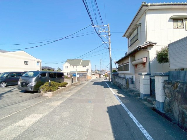 糟屋郡志免町王子１丁目　土地の前面道路含む現地写真|西側の前面道路含む現地写真