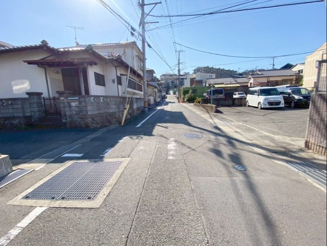 糟屋郡志免町王子１丁目　土地の前面道路含む現地写真|西側の前面道路含む現地写真