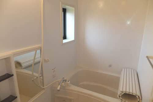 【内装】 | メゾン・ド・セリーヌⅡ | 明るい色調の室内です