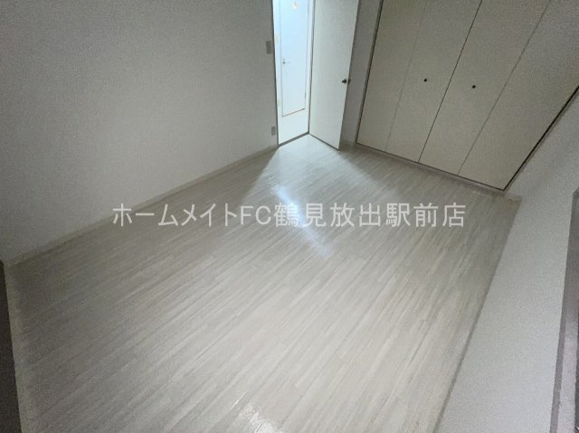 大阪市鶴見区今津中３丁目の賃貸マンションの洋室