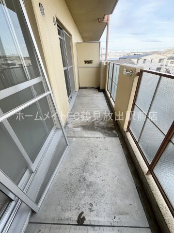 大阪市鶴見区今津中３丁目の賃貸マンションのバルコニー