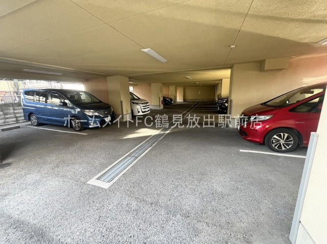 大阪市鶴見区今津中３丁目の賃貸マンションの駐車場