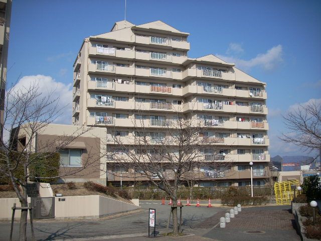 ガーデンコート神戸三田A棟の外観