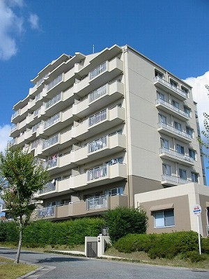 ガーデンコート神戸三田A棟の外観