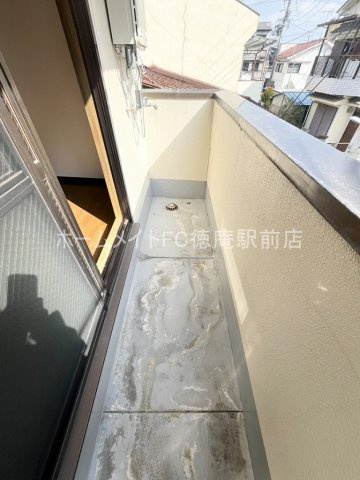 東大阪市稲田本町３丁目のハイツのバルコニー