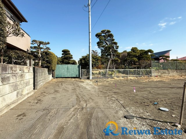 売地　茅ヶ崎市中海岸3丁目　全3区画の前面道路含む現地写真