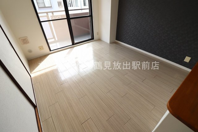 大阪市城東区諏訪３丁目の賃貸マンションの居間・リビング
