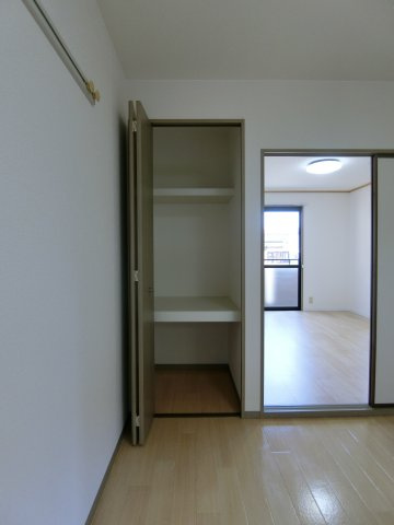 ラルカンシェルB棟の収納