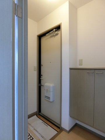 ラルカンシェルB棟の玄関