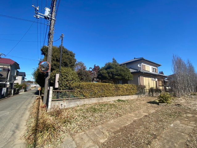 八街い　中古戸建の前面道路含む現地写真