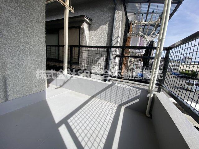 西岩田4丁目中古戸建のバルコニー|お洗濯にも便利なL字バルコニー付き