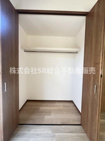 西岩田4丁目中古戸建の収納|収納豊富です
弊社は住宅ローンに自信がございます。
お客様にあった銀行をご紹介いたします。
お悩みの方は弊社までお気軽に
ご相談下さいませ。