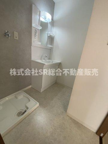 西岩田4丁目中古戸建の脱衣所|使いやすい脱衣場です