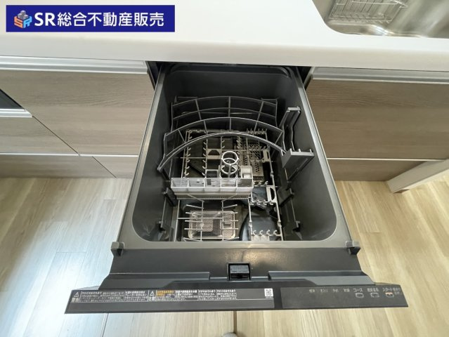 西岩田4丁目中古戸建の設備|食洗機があり洗い物の手間が省けます♪