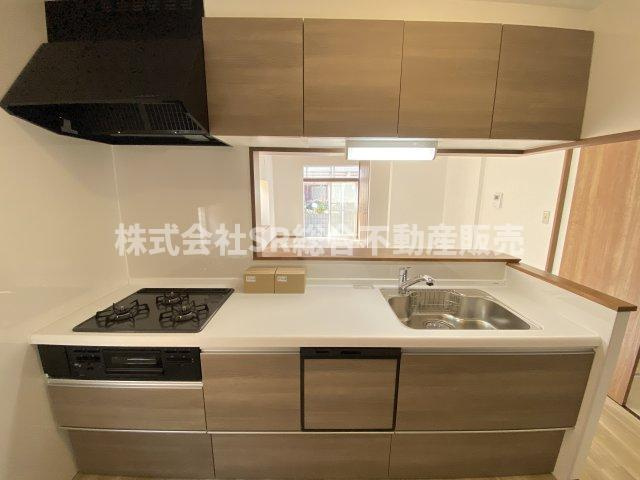 西岩田4丁目中古戸建のキッチン|きれいなキッチンです
食洗器付き