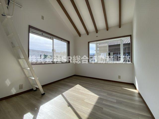 西岩田4丁目中古戸建の子供部屋|ゆったりしたロフト付き子供部屋です