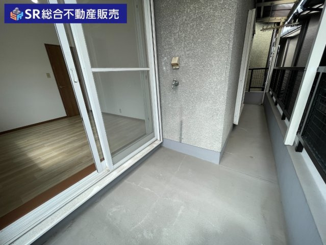 西岩田4丁目中古戸建のバルコニー|お洗濯にも便利なL字バルコニー付き