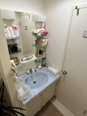 甲南西灘ハイムの独立洗面台