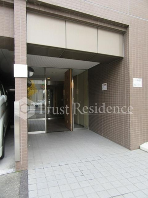 【エントランス】 | グレースレジデンス | エントランス前