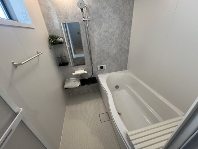 大橋町中古戸建の浴室|コンパクトで使いやすいお風呂です