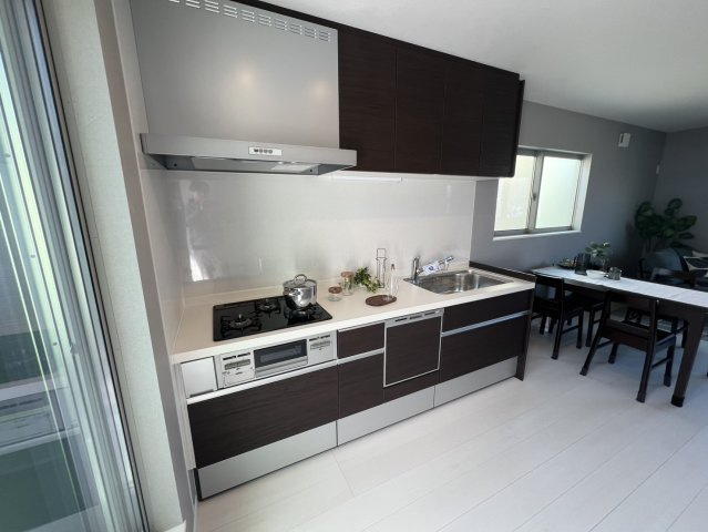 大橋町中古戸建のキッチン|お料理しやすいキッチンです