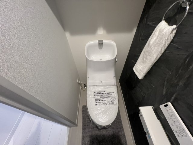 大橋町中古戸建のトイレ|1階のトイレです