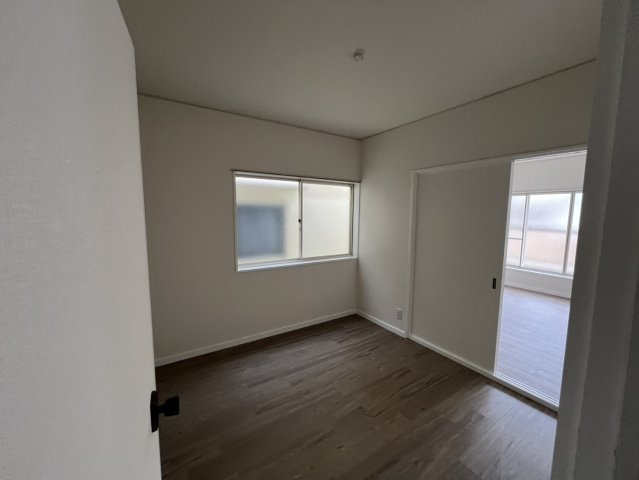 岡山5丁目中古戸建の洋室|きれいな洋室です