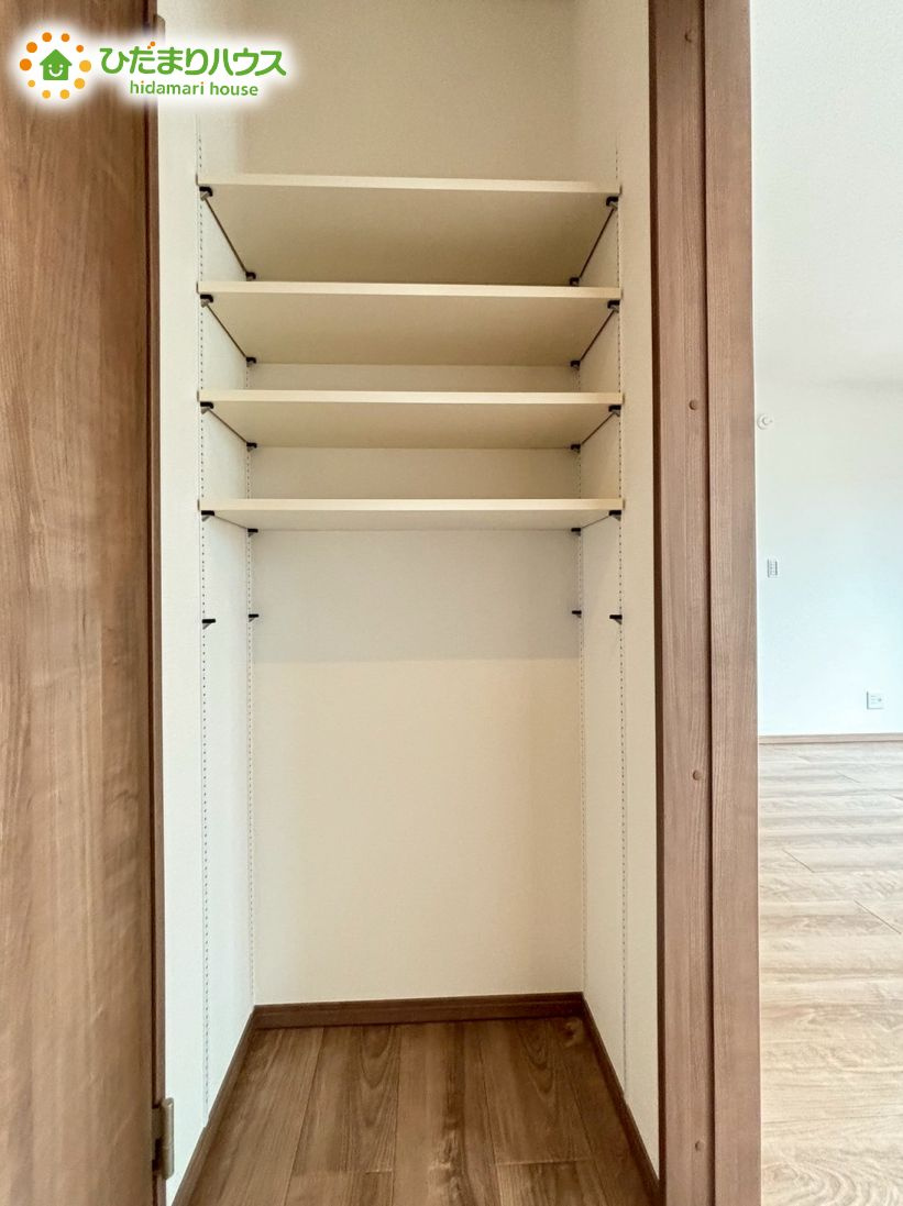 熊谷市久保島　第2期　新築戸建　ワイウッドコート　　01の収納|掃除用品等の収納に便利な廊下収納(^^)/