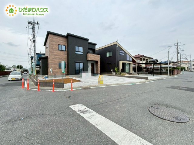 熊谷市久保島　第2期　新築戸建　ワイウッドコート　　01の前面道路含む現地写真|角地につき日当たり・風通し良好です☀