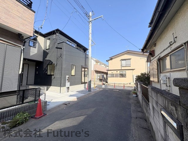 三郷市戸ケ崎2丁目　新築戸建　全1棟の前面道路含む現地写真|前面道路含む現地写真です。