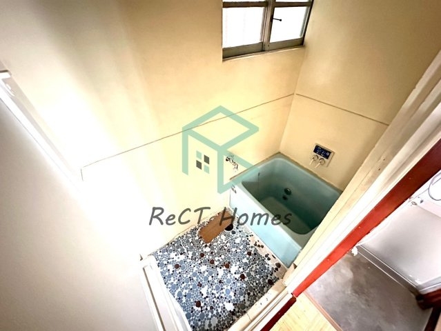 明石市太寺天王町の一戸建ての浴室