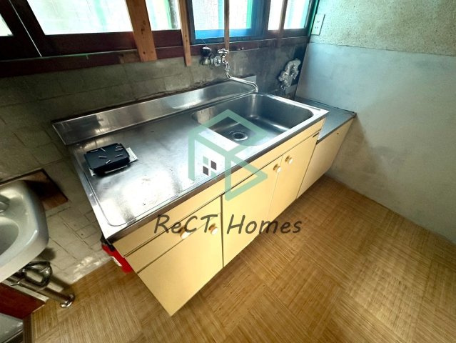 明石市太寺天王町の一戸建てのキッチン