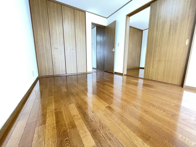 【寝室】 | 落ち着いて過ごせるお部屋なので、寝室にいかがでしょうか
