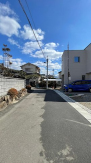【前面道路含む現地写真】