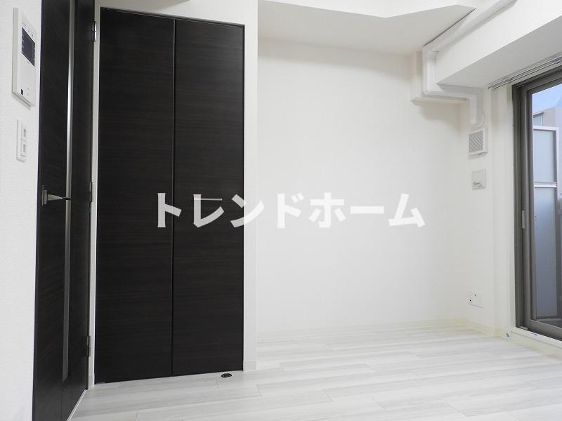 エステムコート梅田北Ⅱゼニスの居間・リビング|選べる家電プランあり！！