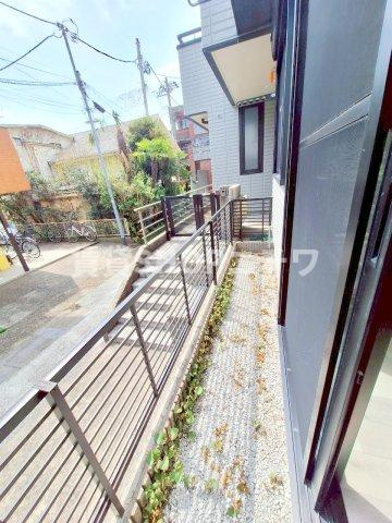 高橋メゾンのバルコニー|★明るいバルコニーテラス★