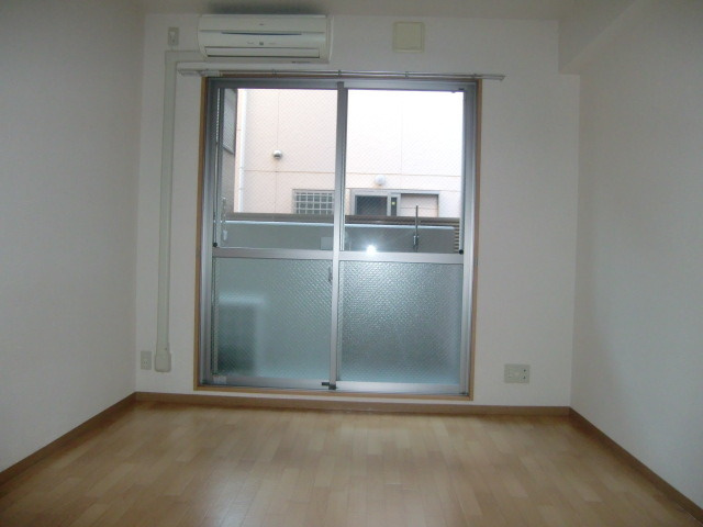 サンテラスエクセルガーデンの居間・リビング