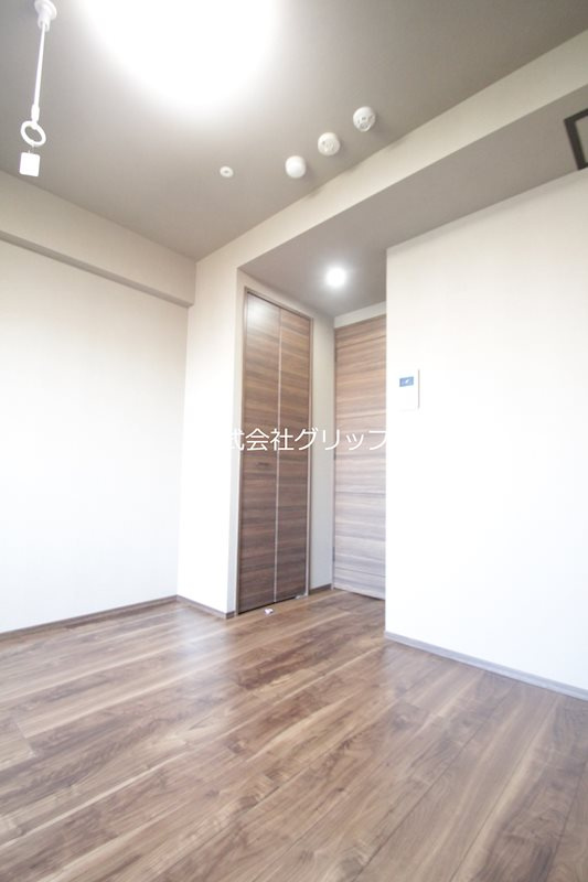 Le'a横濱大通り公園弐番館の洋室