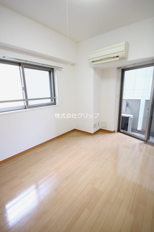 エクセリア横浜の洋室