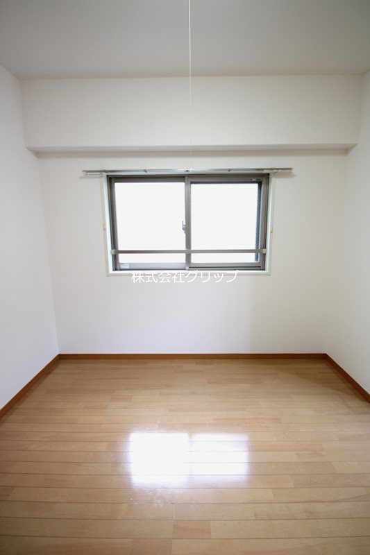 エクセリア横浜の洋室