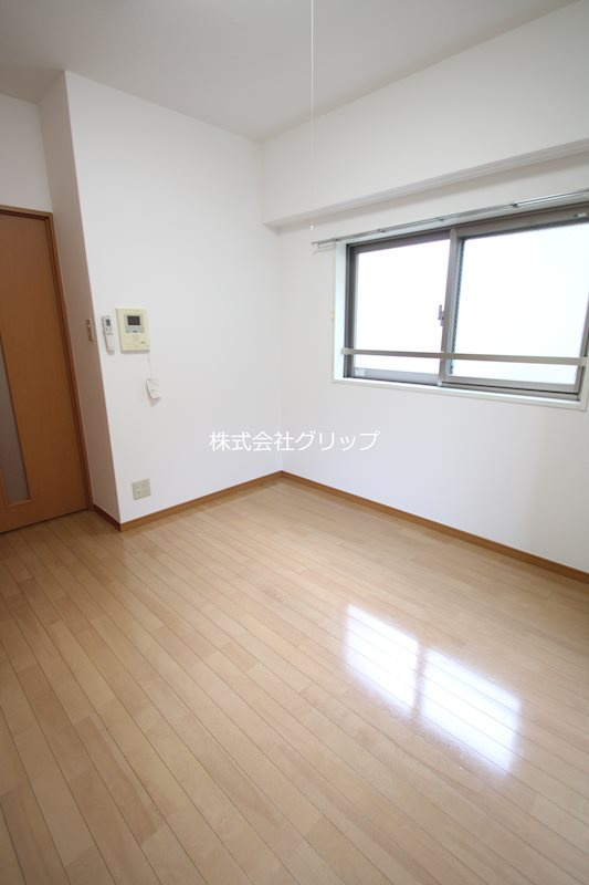 エクセリア横浜の洋室