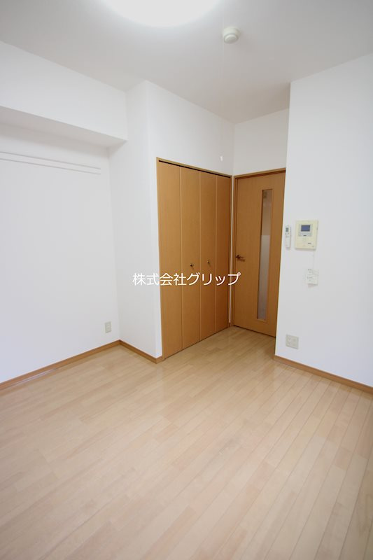 エクセリア横浜の洋室