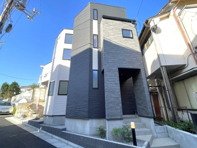 ＜LIBERi リーベリー＞練馬区春日町5丁目　子育て最適エリア　限定1棟の外観