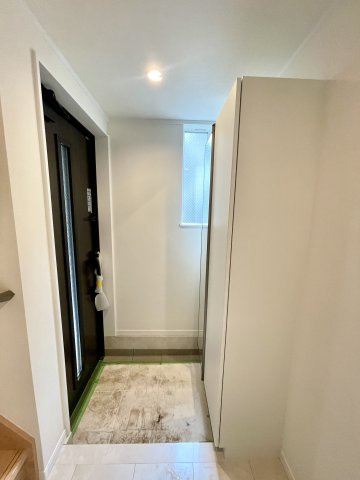 ＜LIBERi リーベリー＞練馬区春日町5丁目　子育て最適エリア　限定1棟の玄関