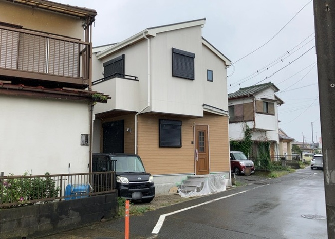【外観】 | ついに完成致しました！現地をご見学に行く際は、道路の幅や周辺の交通量、施設などをご確認頂くことをおすすめします！物件の流れが早いため、内見をしたい方はお早めに当社営業までお問い合わせ頂きご予約下さい！