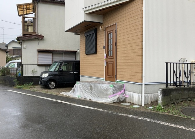 【庭】 | 庭があることでガーデニングや家庭菜園はもちろん、こどもの遊び場やペットを放して遊ぶことができます。また、家の周囲に余裕があるということです。隣地との間があれば、十分な日当たりと、風通しが確保できます。