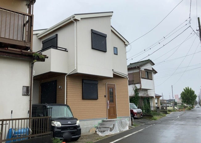 【前面道路含む現地写真】 | お持ちの車種によっては前面道路が広い方が便利でしょう。しかし、前面道路が広ければその分交通量が多くなるため、騒音などが気になる場合があります。実際に現地を見学し、周辺交通量や騒音などを確認しましょう！