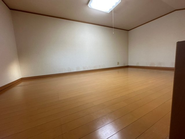 グリーンタウンの洋室