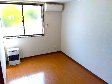 クレアージュ小中野Aの居間・リビング